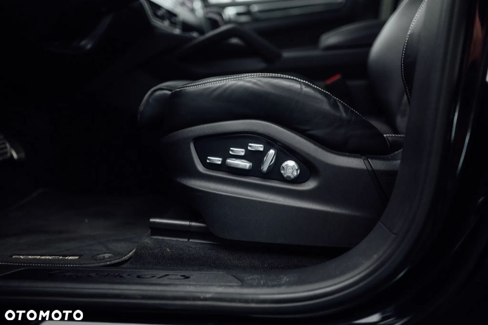 Porsche Cayenne GTS - 30