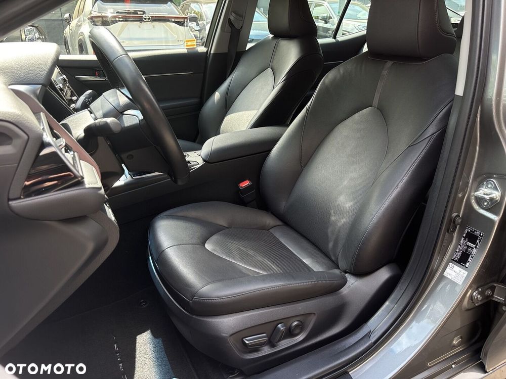 Toyota Camry 2.5 Hybrid Comfort CVT - 26