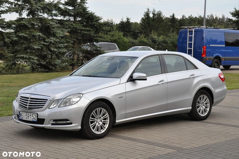 Mercedes-Benz Klasa E 250 CGI BlueEFFICIENCY 7G-TRONIC Elegance - 3
