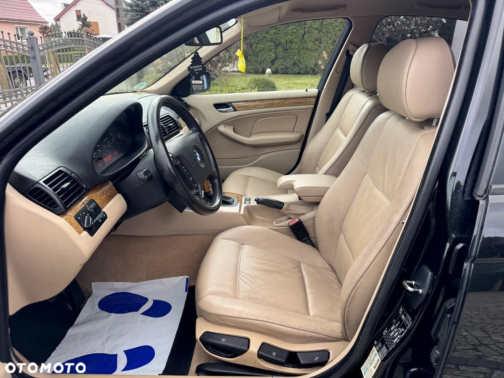 BMW Seria 3 318i Edition Exclusive - 26