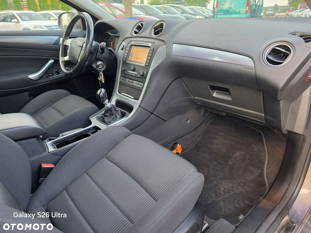 Ford Mondeo - 34