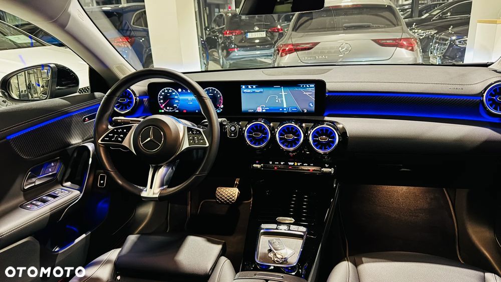 Mercedes-Benz CLA 180 Progressive 7G-DCT - 15