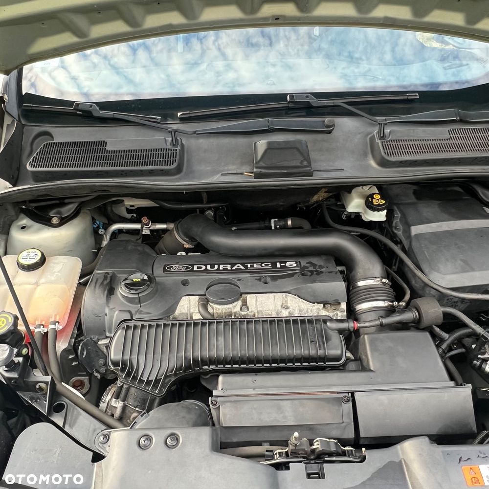 Ford Kuga 2.5 4x4 Titanium - 13