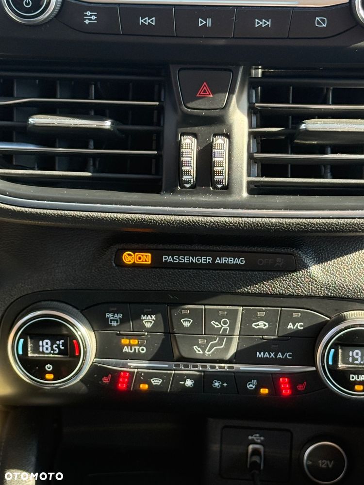 Ford Focus 1.0 EcoBoost Titanium Business - 22