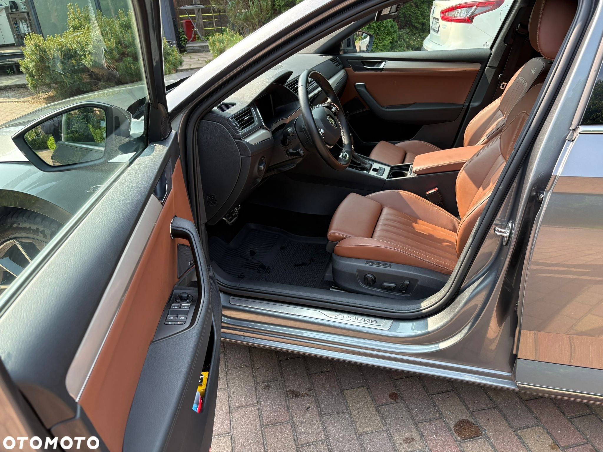 Skoda Superb 2.0 TDI SCR 4x4 L&K DSG - 16
