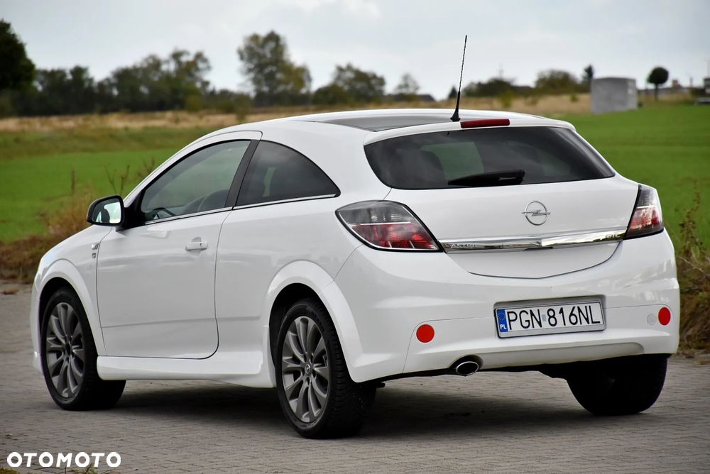 Opel Astra 1.6 Black&White - 12