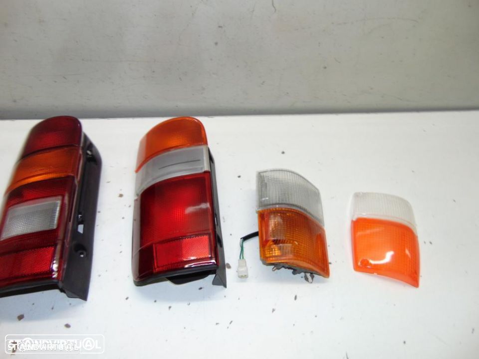 Toyota Hiace farolins - 1