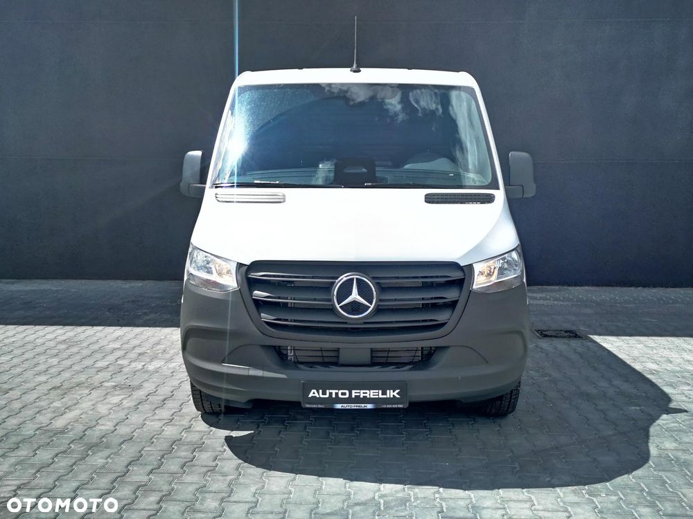Mercedes-Benz Sprinter - 2