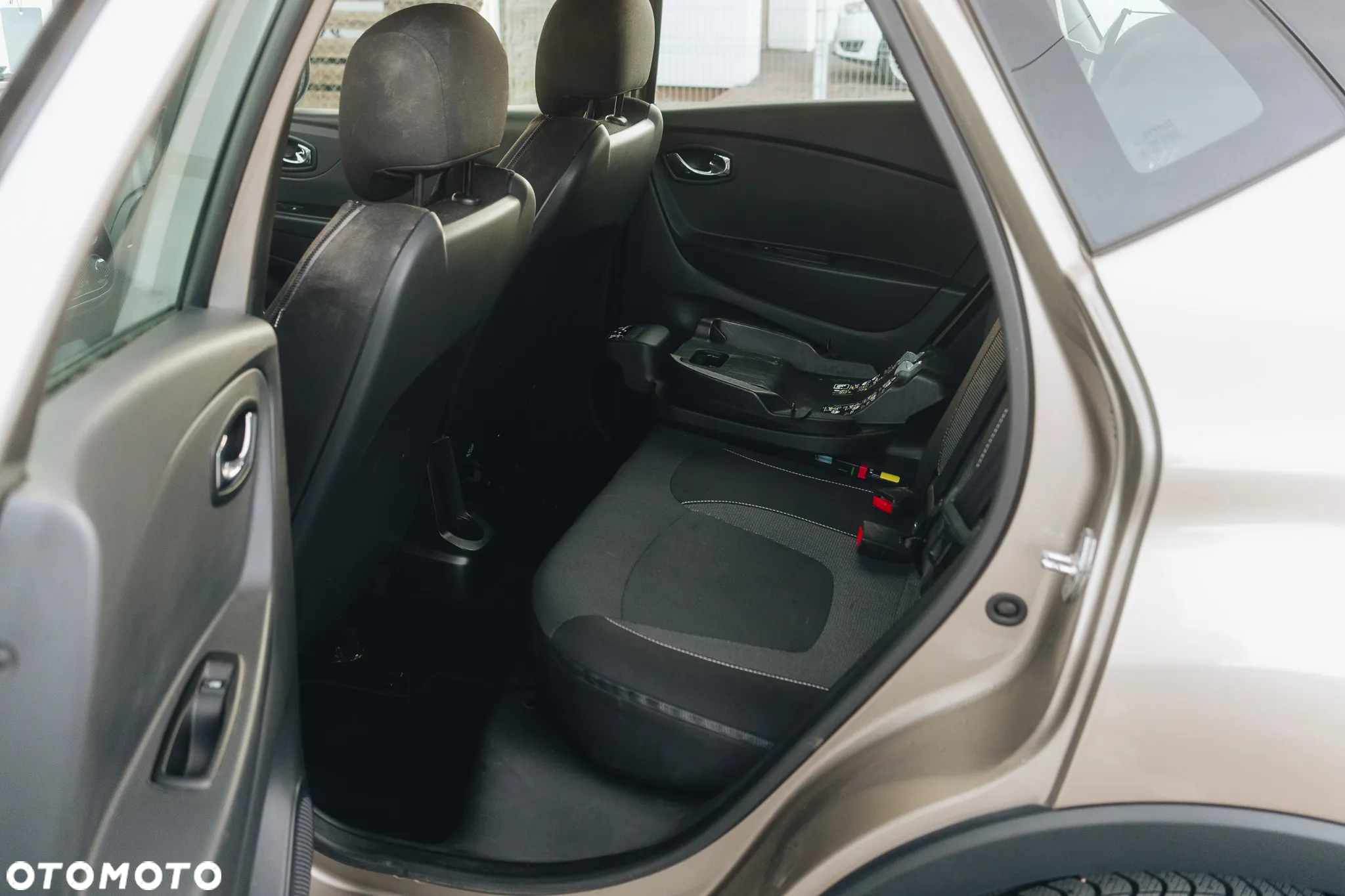 Renault Captur 1.5 dCi Energy Zen - 12