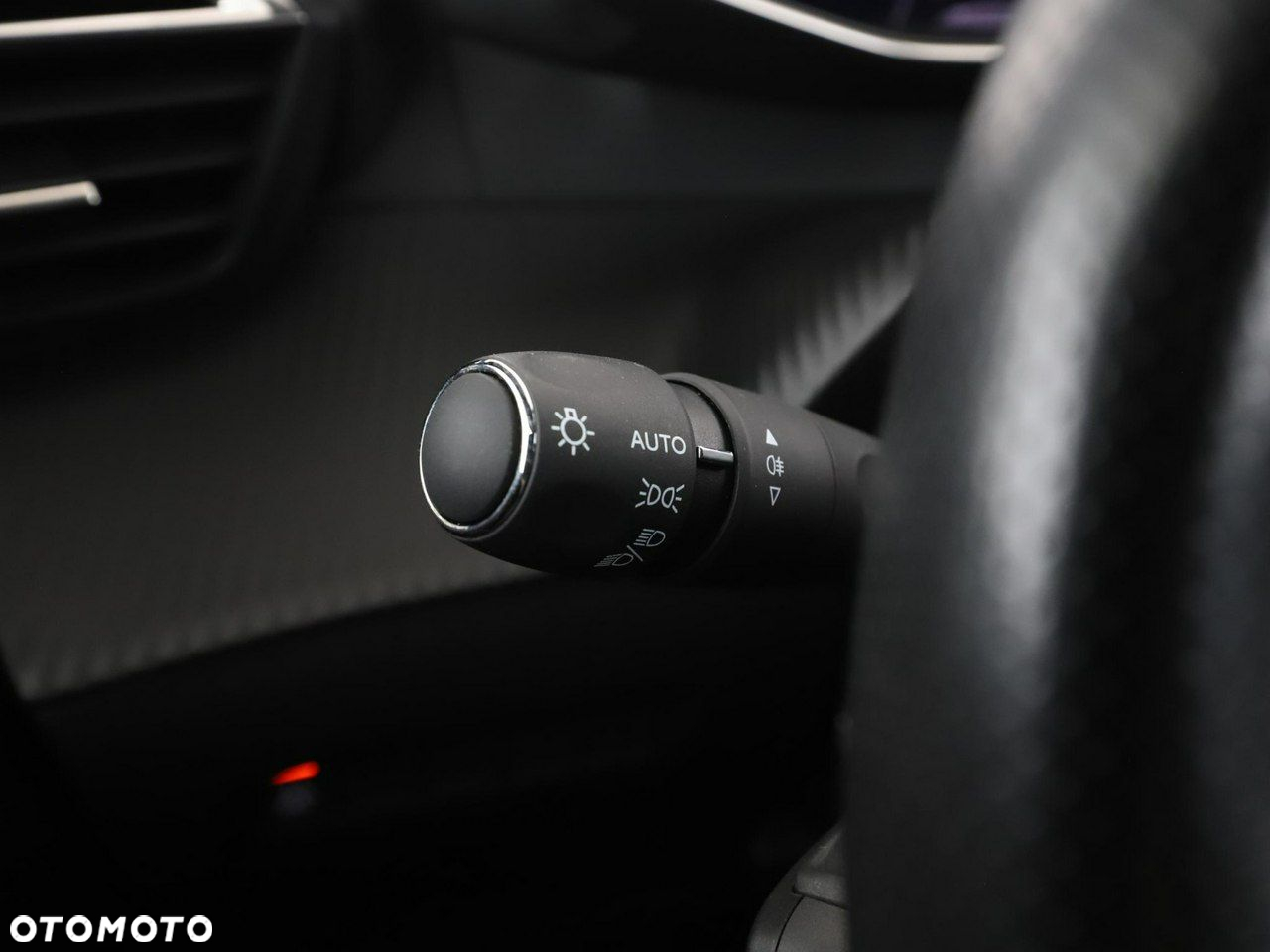 Peugeot 208 PureTech 100 GT Pack - 32