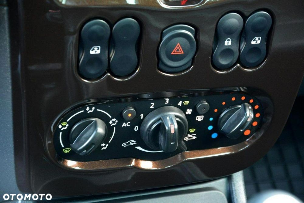 Dacia Duster 1.6 16V 105 4x2 Prestige - 26