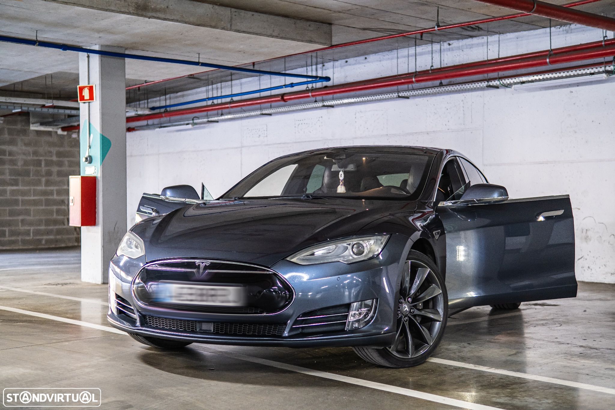 Tesla Model S 85 - 1