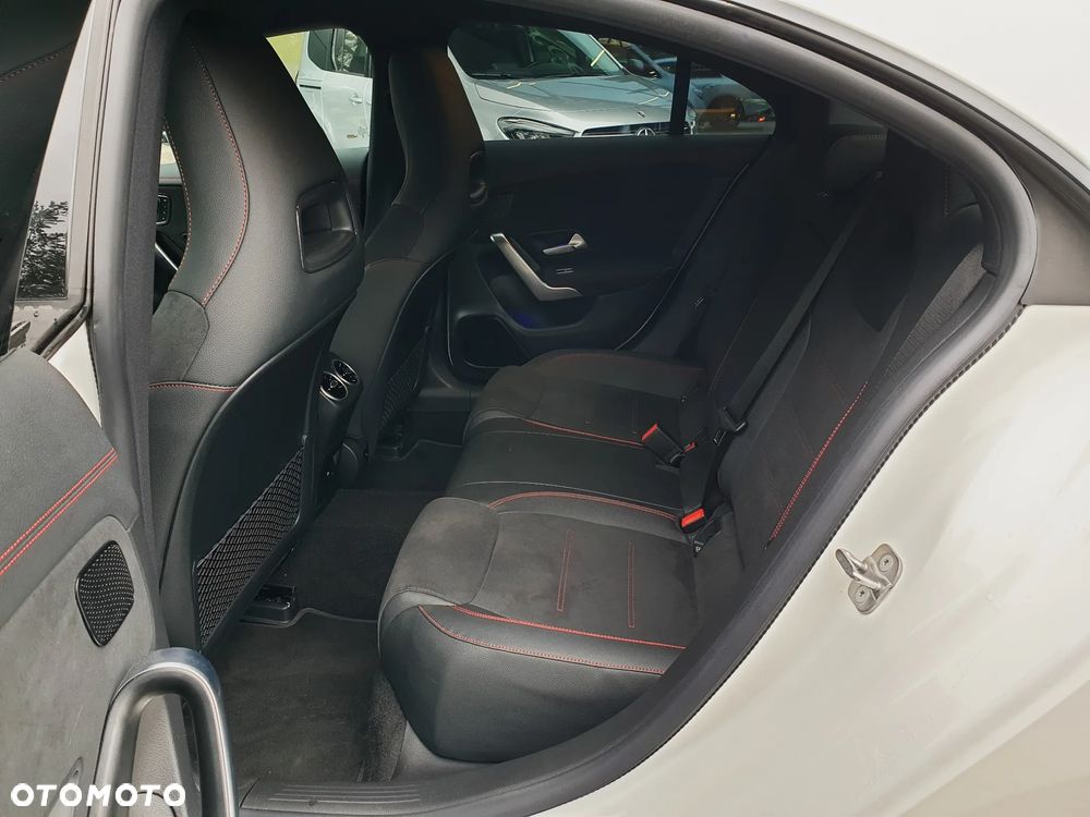 Mercedes-Benz CLA 200 AMG Line 7G-DCT - 12