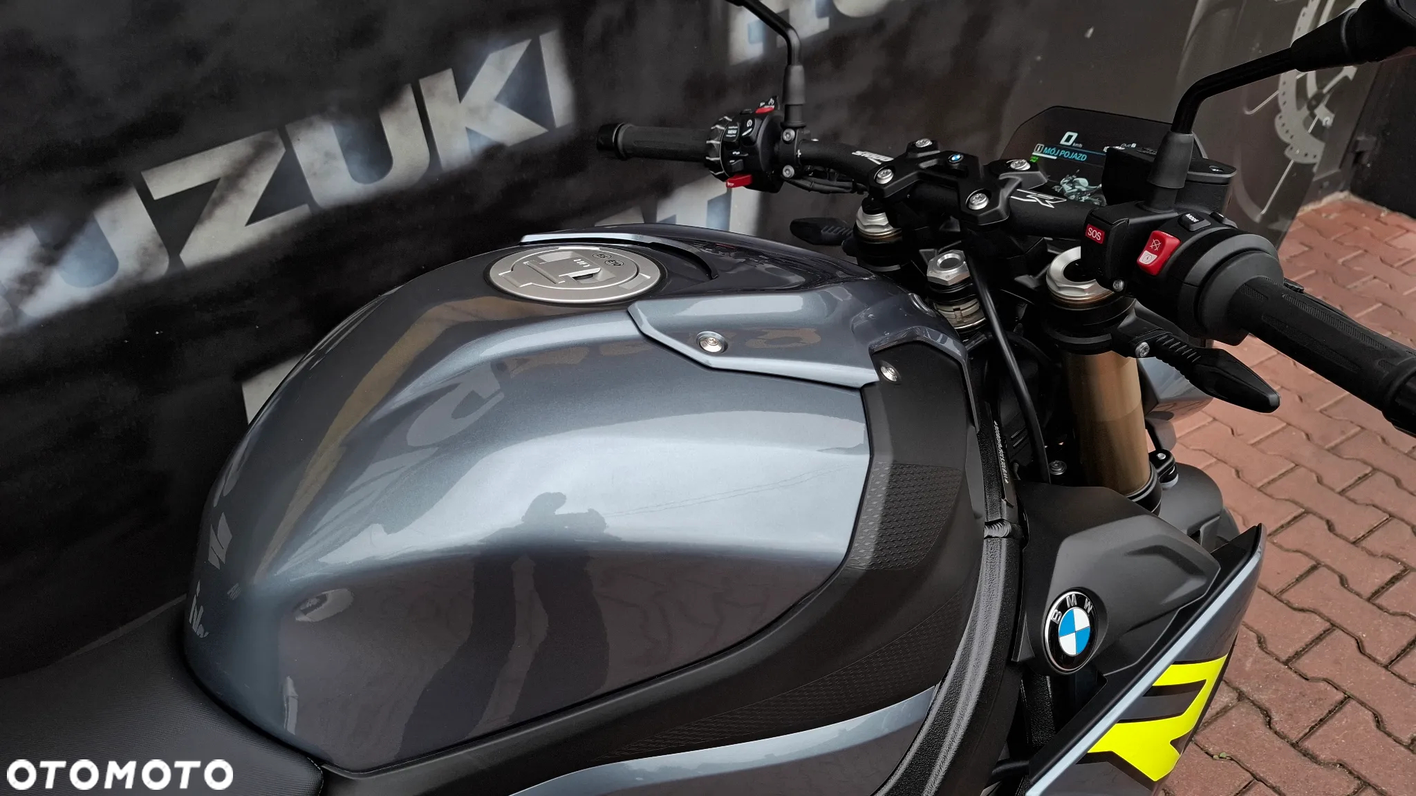 BMW S - 17