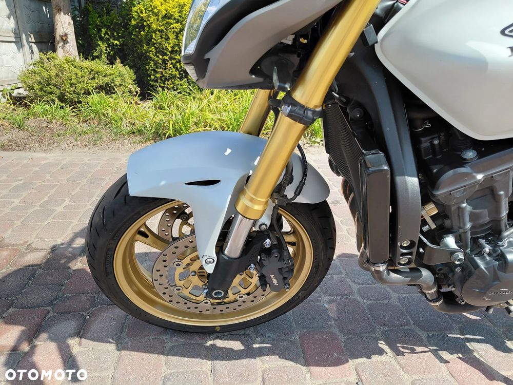 Honda Hornet - 17