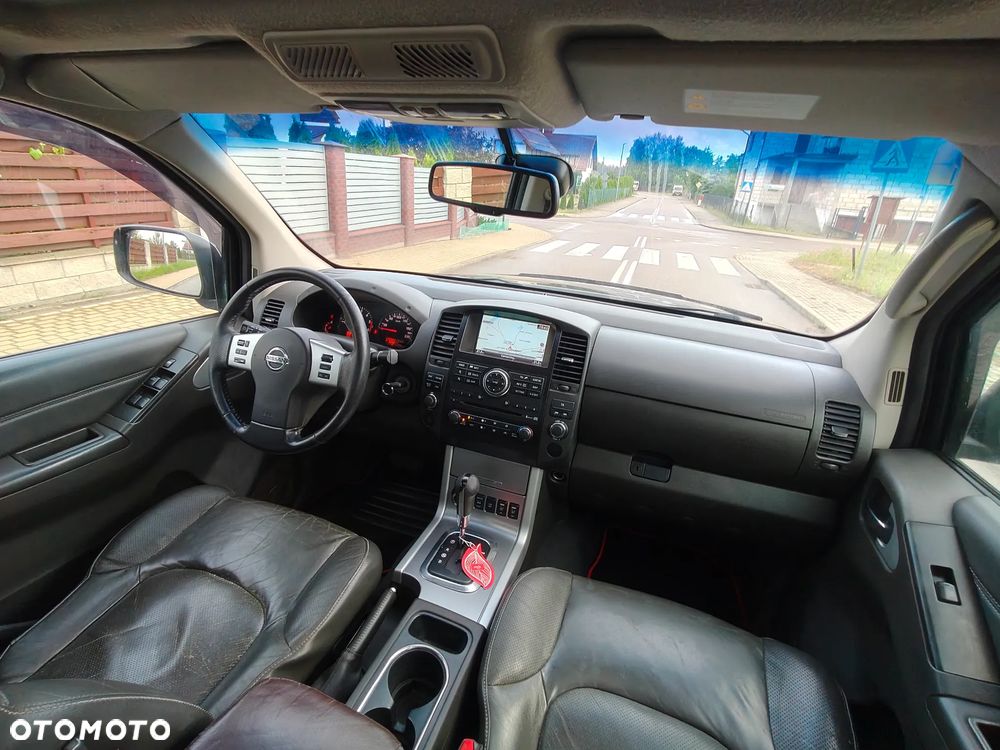 Nissan Navara 3.0 D V6 - 28