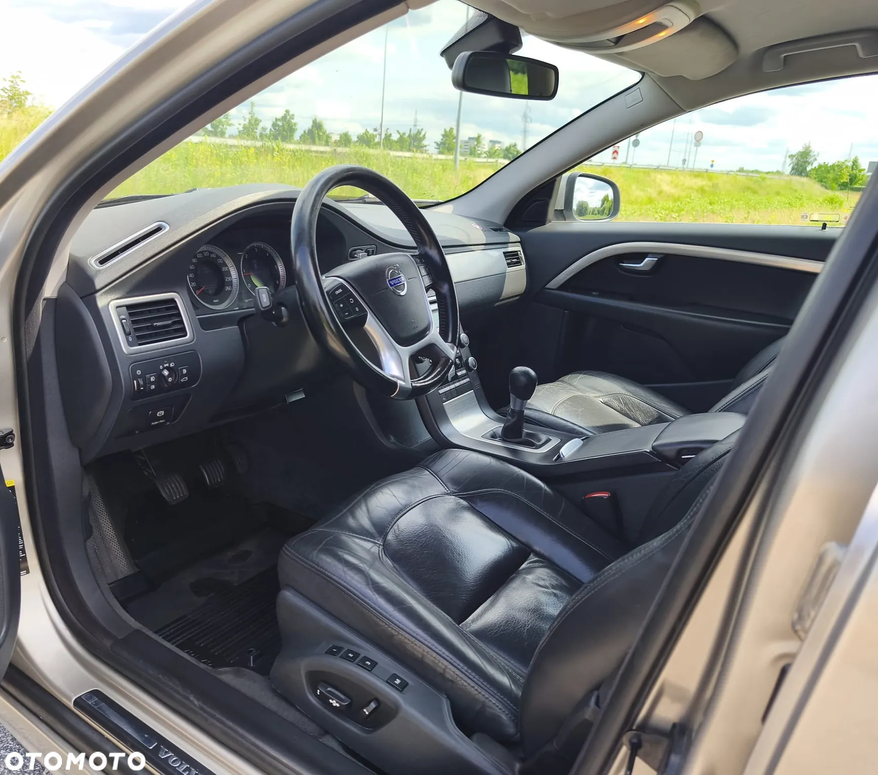 Volvo V70 2.4D Momentum - 6