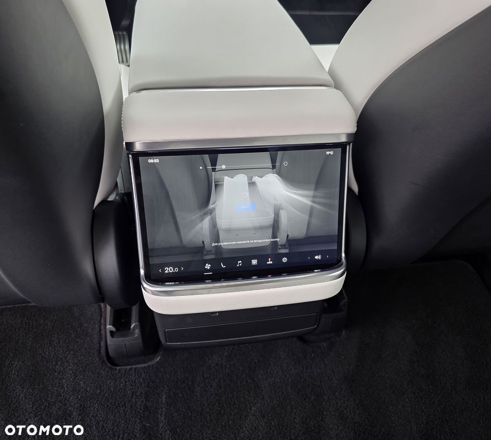 Tesla Model X - 17
