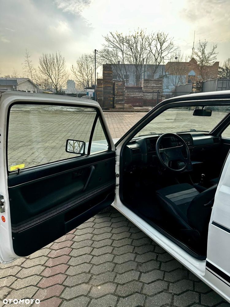 Volkswagen Golf - 2