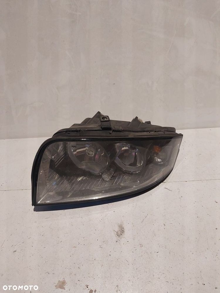 Audi A2 lampa przednia lewa reflektor lewy