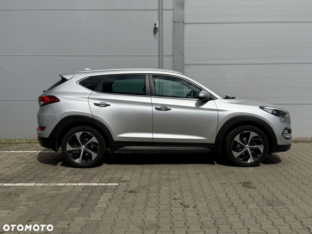 Hyundai Tucson 2.0 CRDI BlueDrive Style 2WD - 6