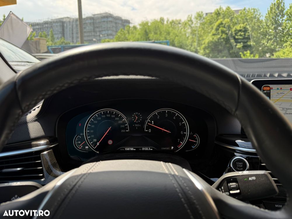 BMW Seria 5 520i Aut. Luxury Line - 11