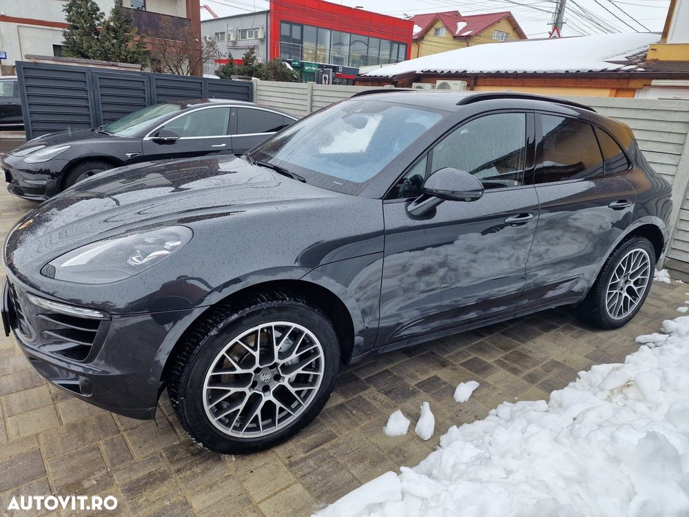 Porsche Macan - 1
