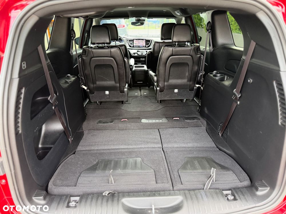 Chrysler Pacifica - 12