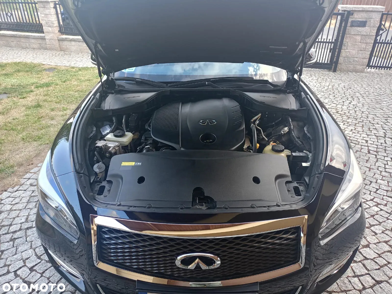 Infiniti Q70 2.2d - 10