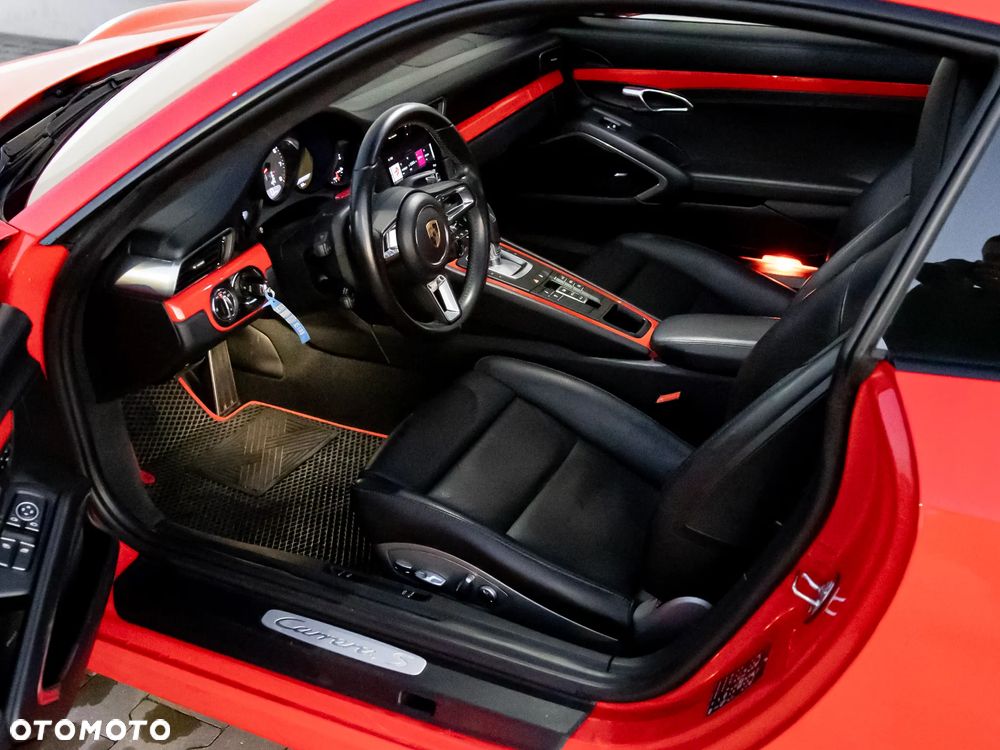 Porsche 911 Carrera S PDK - 25