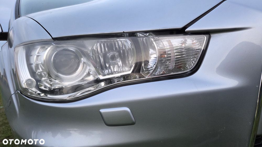 Mitsubishi Outlander - 20