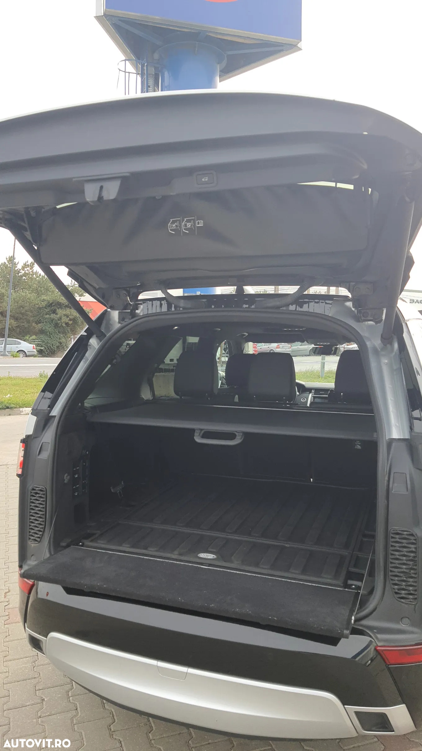 Land Rover Discovery - 30