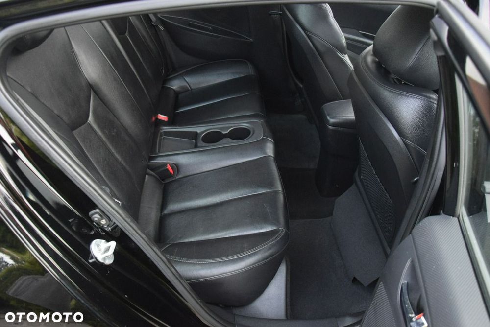 Hyundai Veloster 1.6 GDI Premium - 31
