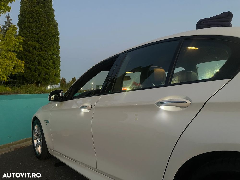 BMW Seria 5 520d Sport-Aut. - 30