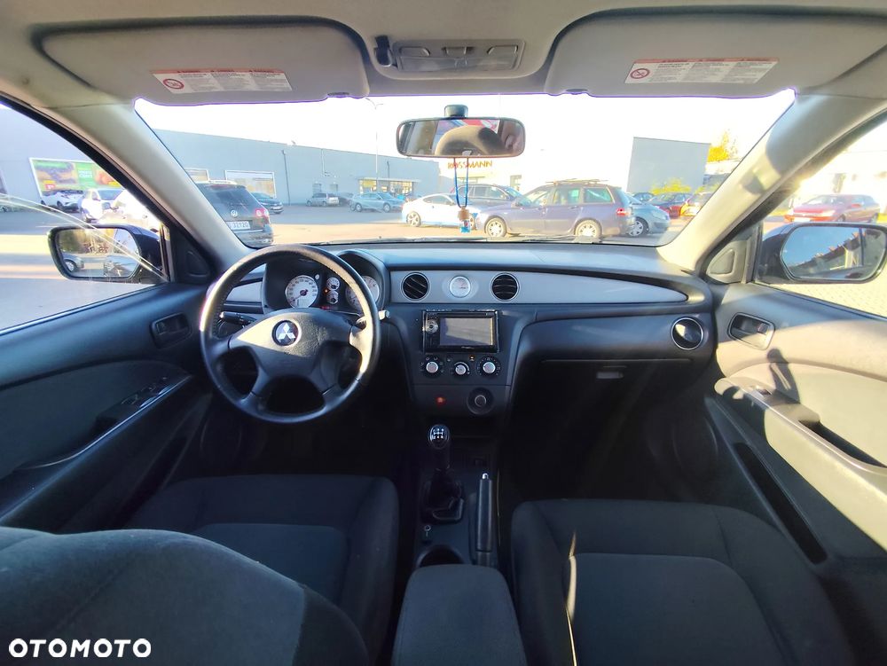 Mitsubishi Outlander - 14