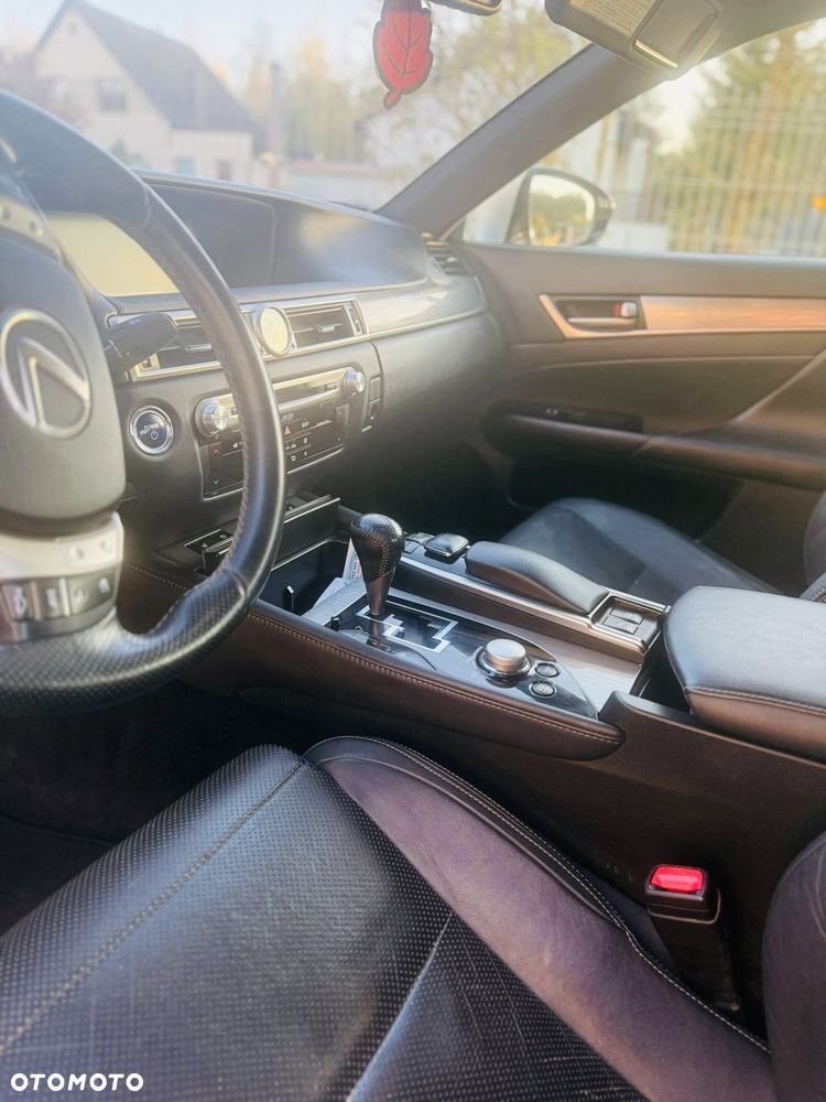 Lexus GS 450h - 12