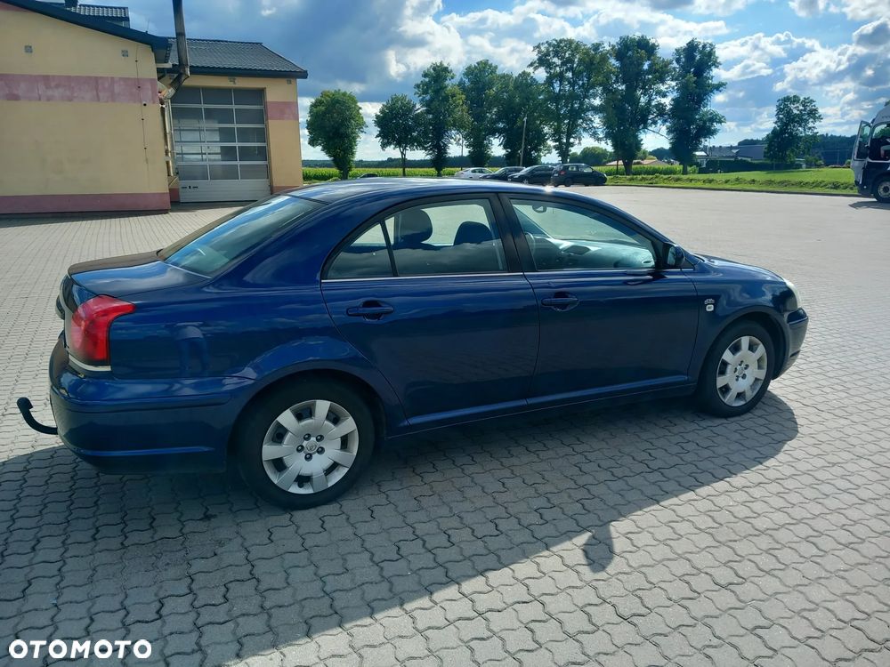 Toyota Avensis 2.0 D-Cat Sol - 2