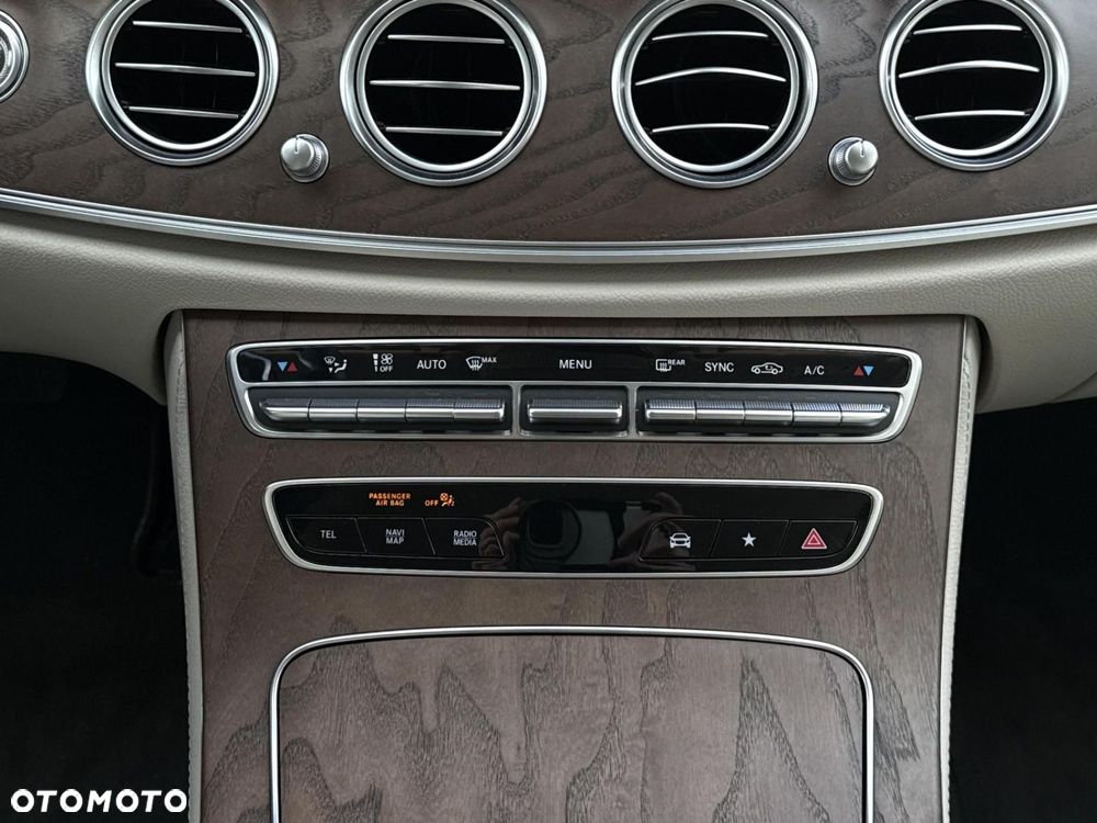 Mercedes-Benz Klasa E - 16