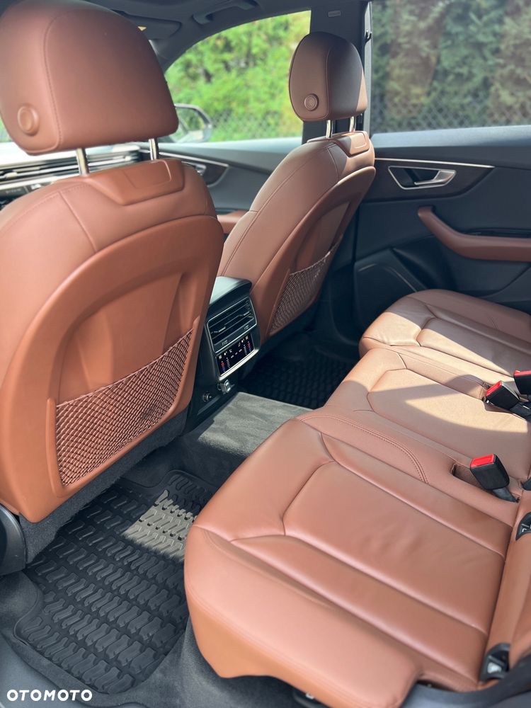 Audi Q8 - 12