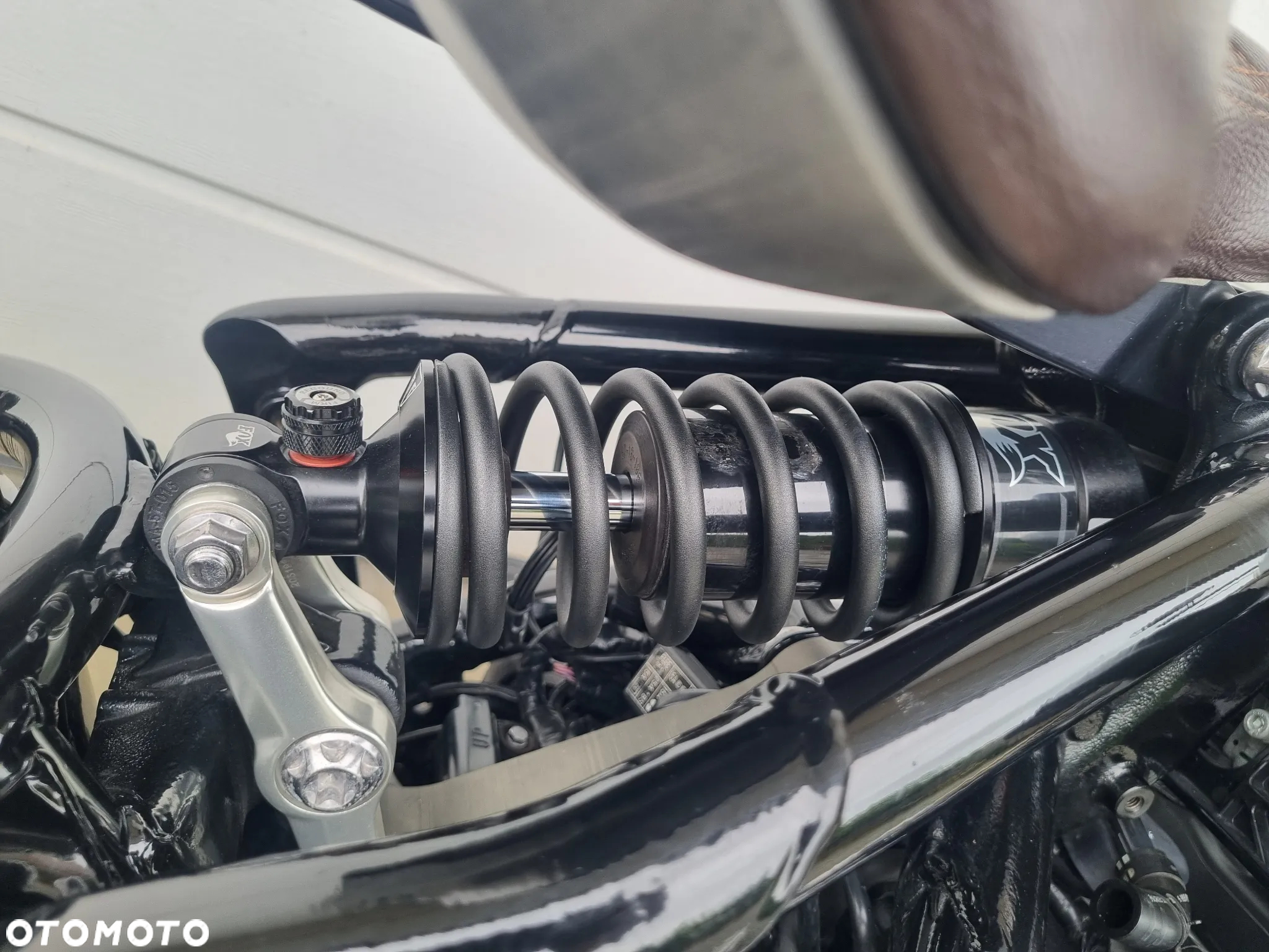 Triumph Bonneville Bobber - 8