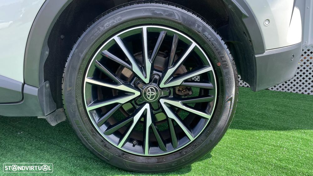 Toyota C-HR 1.8 HSD Exclusive+P.Luxury - 31