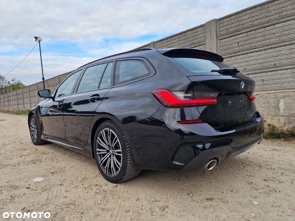 BMW Seria 3 318i M Sport - 38