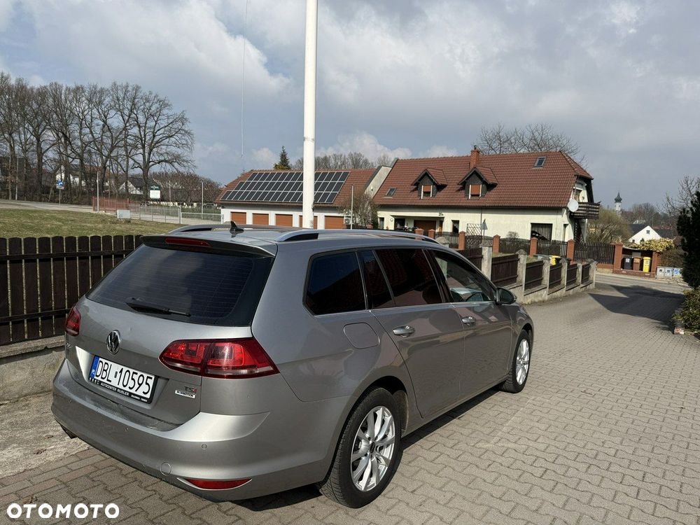 Volkswagen Golf - 6
