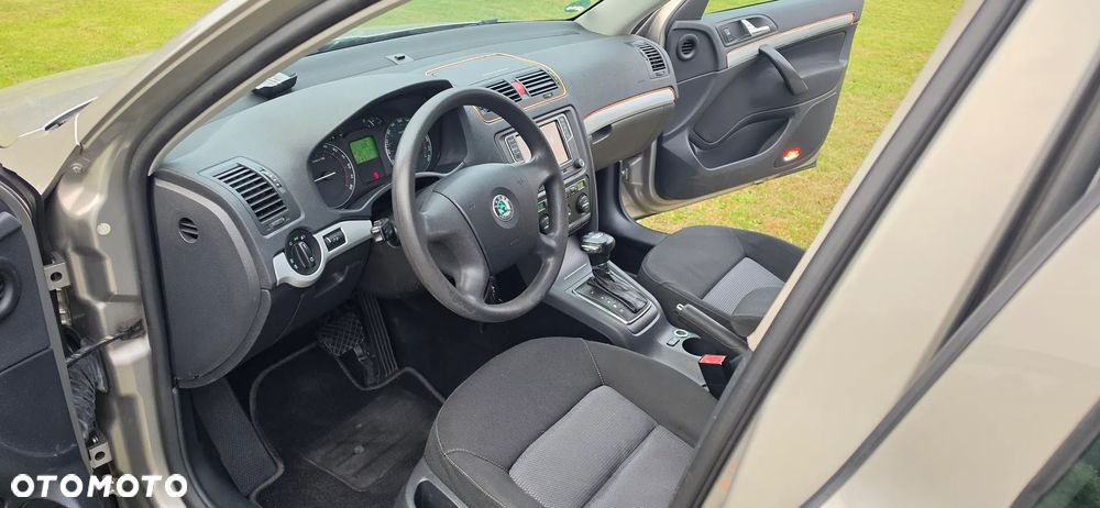 Skoda Octavia 1.9 TDI Elegance DSG - 18