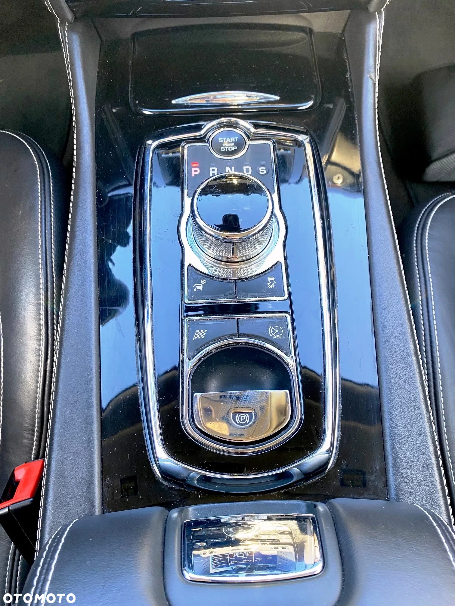 Jaguar XK 5.0 Coupe Portfolio - 29