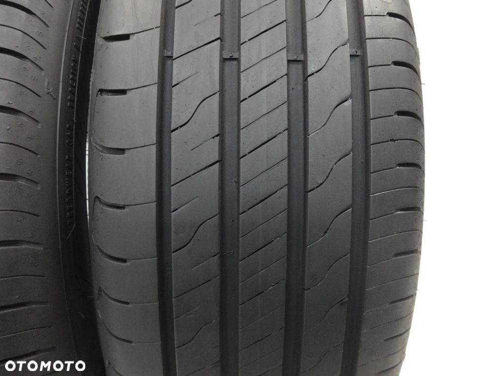 205/55/17 Goodyear EfficientGrip Performance 2 - 3