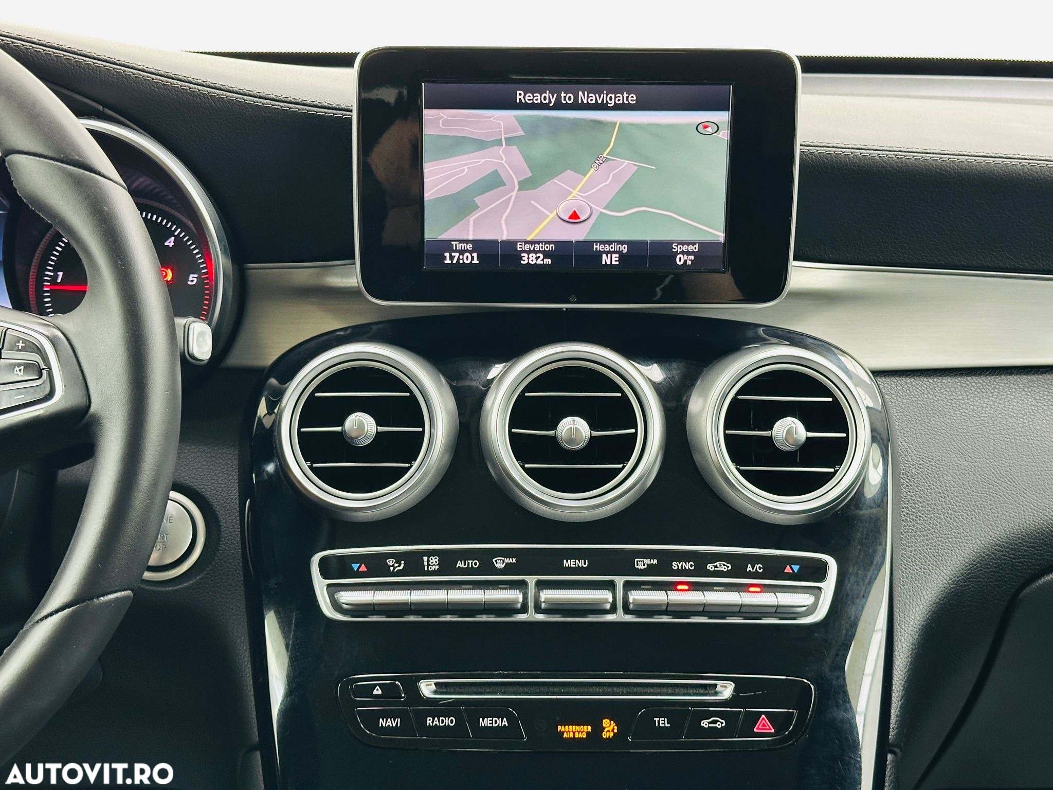 Mercedes-Benz GLC - 27