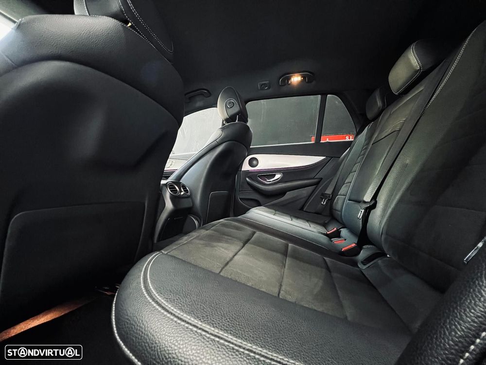 Mercedes-Benz E 220 d AMG Line - 45