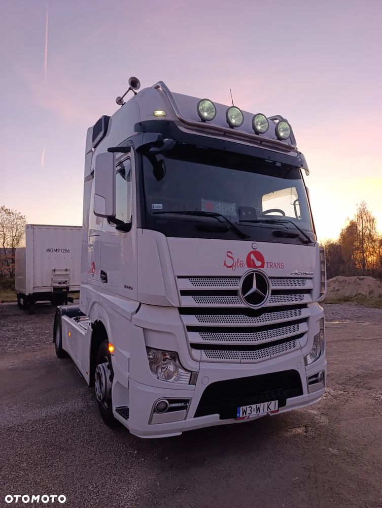 Mercedes-Benz Actros - 3