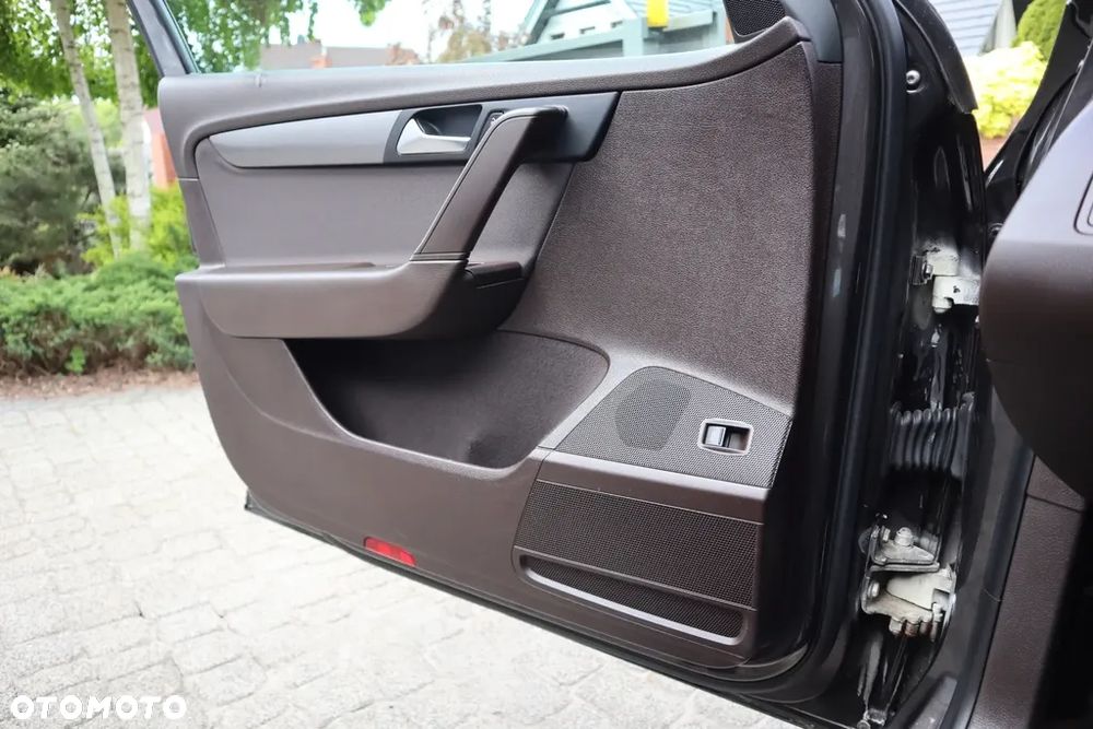 Volkswagen Passat 2.0 TSI Highline - 23